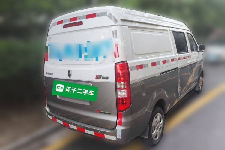 Used Jinbei Hiace X30 2021 1.5L Deluxe Edition Aluminum Wheels Two-Tone Design Central Air Conditioning MP5 Version Van China VI Standard SWC15M