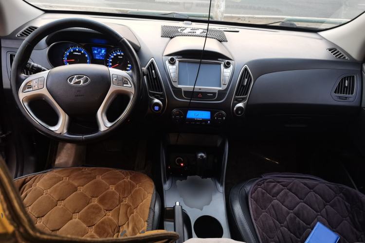 Used Hyundai ix35 2013 2.0L Automatic Two-Wheel Drive Smart GLS China IV Standard