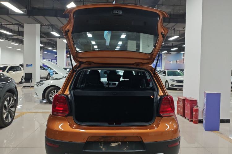 Used Volkswagen Polo 2016 1.6L Cross Polo Automatic Trunk