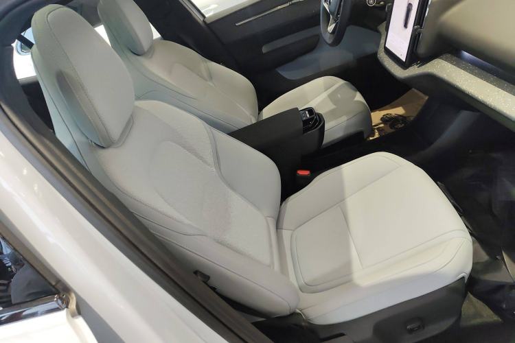 Used Volvo EX30 2025 Rear-Drive Long-Range Version Ultra
