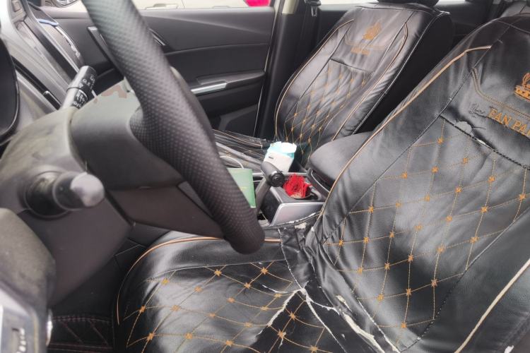 Used JMC Yusheng S350 2014 2.4T Automatic 4x4 Diesel Luxury Version with Sunroof 5 Seats
