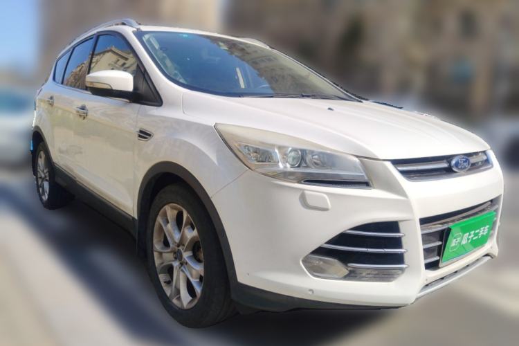 Used Ford Kuga 2013 2.0L GTDi Four-Wheel-Drive Sport Model Front Right 45 Deg