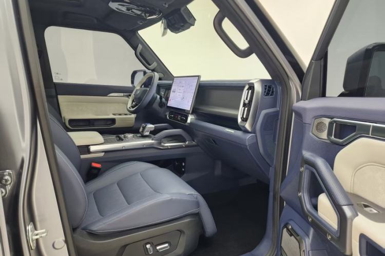 Used JETOUR Shanhai Traveler C-DM 2024 C-DM 208KM Mountain & Wilderness Edition Right Front Seat