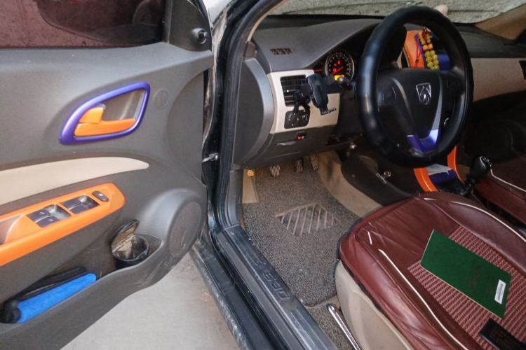 Used Baojun 630 2013 1.5L manual standard version
