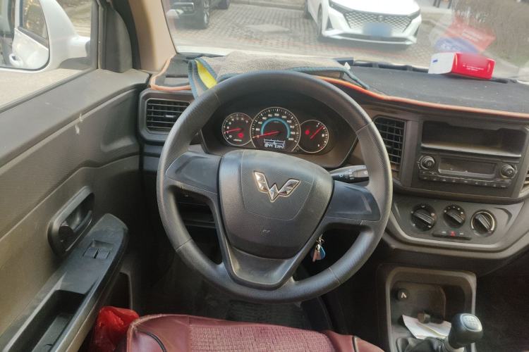 Used Wuling Hongguang V 2019 1.5L Enjoyment Version China VI LAR

