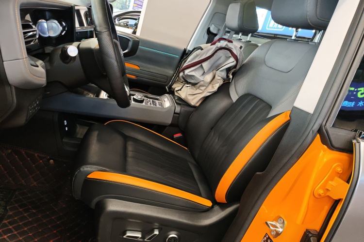 Used BAIC Off-Road BJ40 2024 2.0T All-New Urban Hunter Edition Chivalrous Style