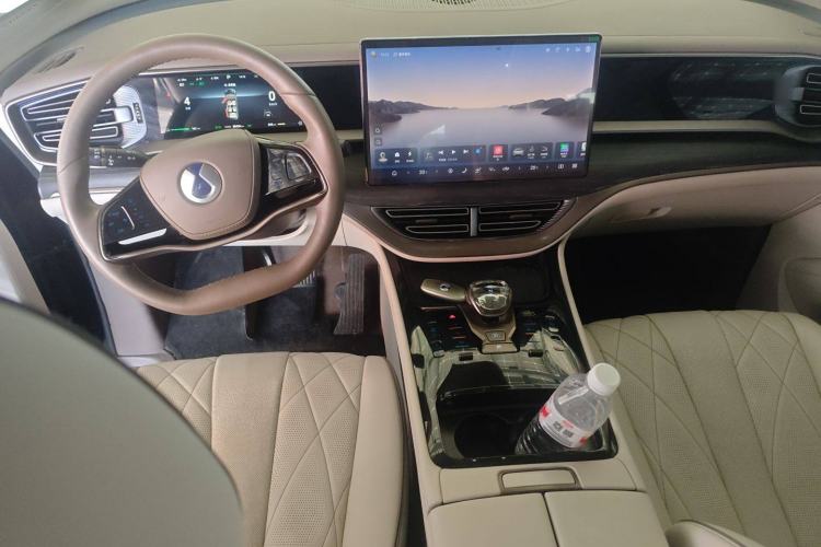 Used Denza D9 2022 DM-i 970 Four-Wheel Drive Prestige Model