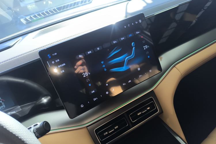 Used BYD Song L DM-i 2024 112 km Beyond Edition
