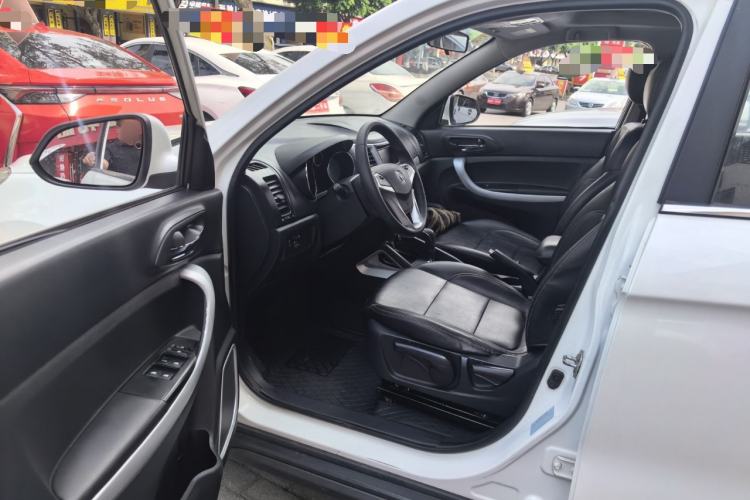 Used CHANGAN CS35 2015 1.6L Automatic Luxury Model China IV Standard