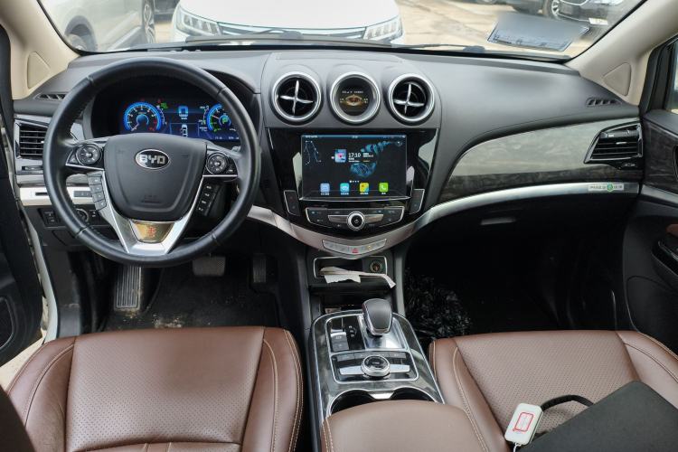 Used BYD Tang New Energy 2015 2.0T Four-Wheel-Drive Flagship Model