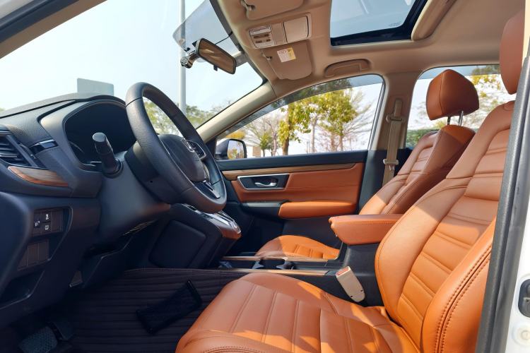 Used Honda CR-V 2017 240TURBO CVT 2WD Comfort Version Interior 2