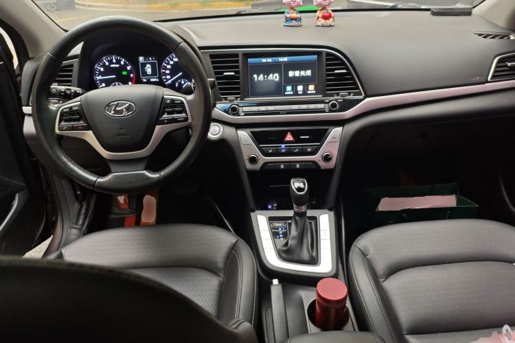 Used Hyundai Elantra (6th Generation / Lingdong) 2016 1.6L Automatic ZhiXuan · Luxury Version Center Console