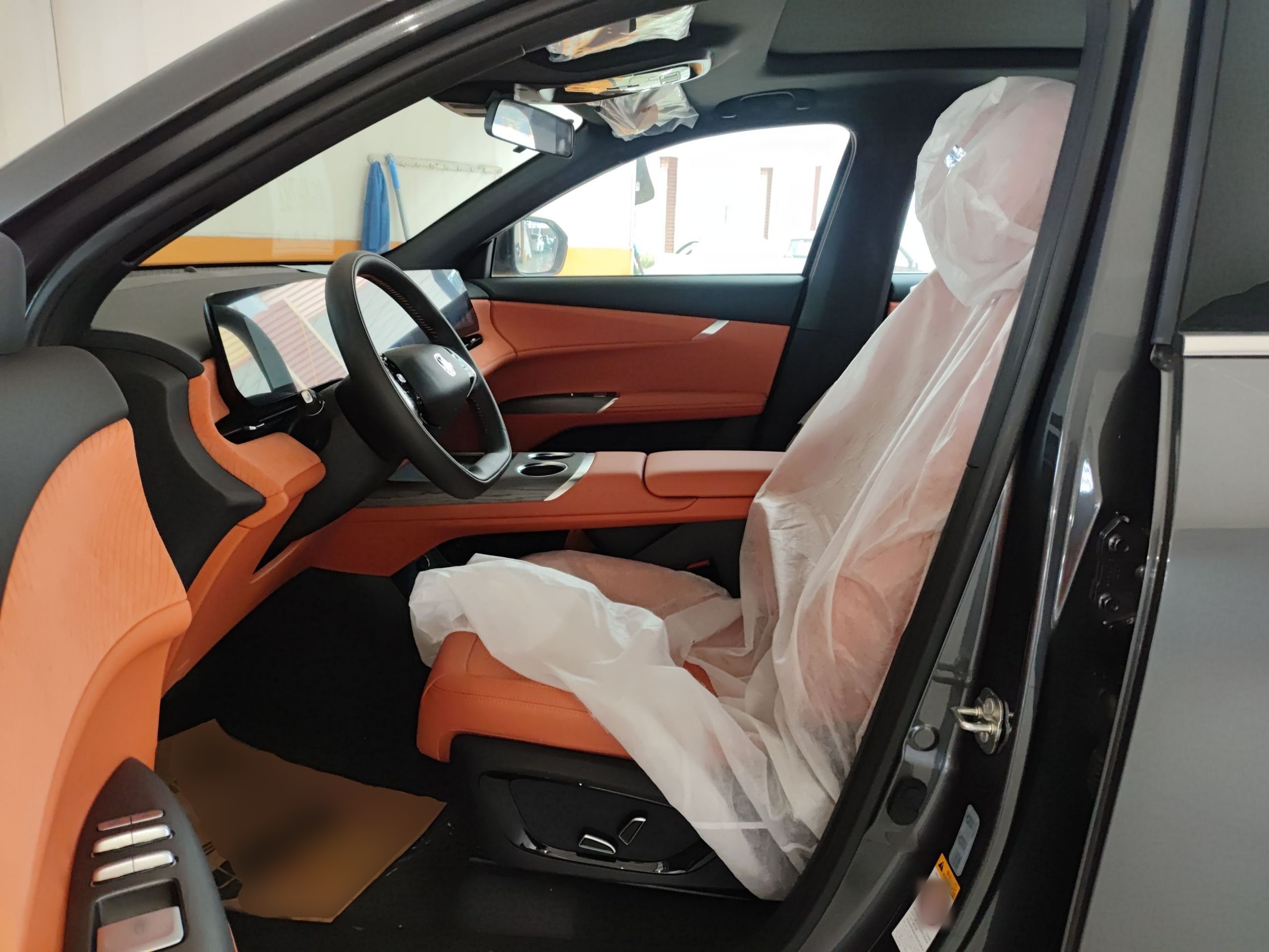 Переднее сиденье в автомобиле