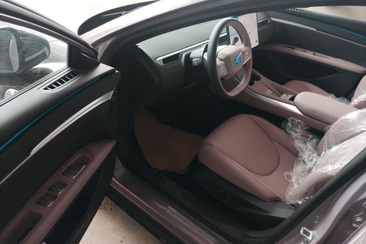 Used XPeng MONA M03 2025 600 with Ultra-Long Range Max Driver Seat