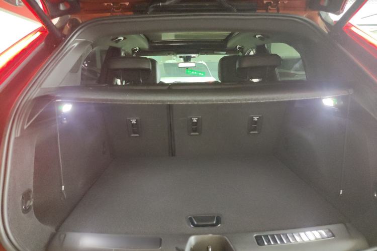 Used Cadillac XT4 2018 28T Two-Wheel Drive Leading Version Trunk