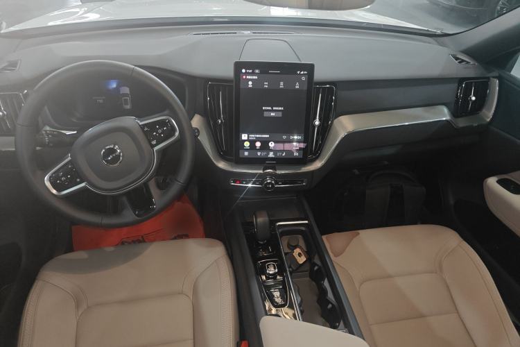 Used Volvo XC60 2026 B5 4x4 Smart Luxury Edition
