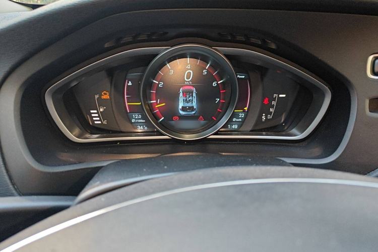 Used Volvo V40 2014 2.0T Zhiya Edition
