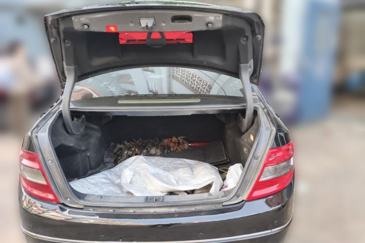 Used Mercedes-Benz C-Class 2010 C 200 CGI Elegance Model Trunk