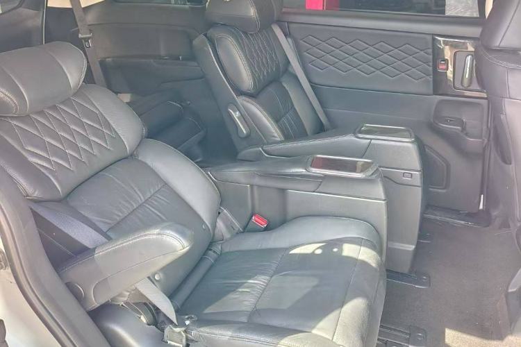 Used Honda Elysion 2019 2.0L Hybrid Luxury Edition
