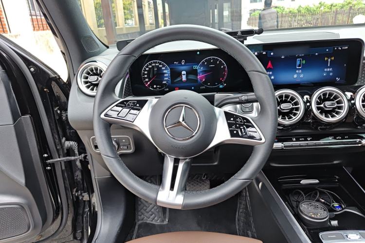 Used Mercedes-Benz GLB 2024 Refresh GLB 220 Dynamic Edition
