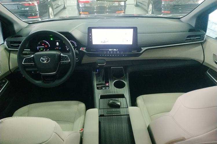 Used Toyota Sienna 2024 2.5L Hybrid Prestige Deluxe Edition