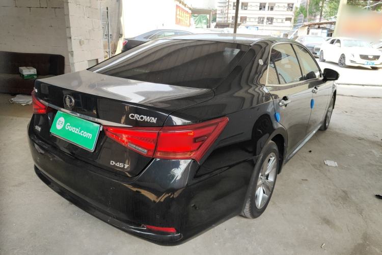 Used Toyota Crown 2015 2.0T Fashion Edition Rear Right 45 Deg