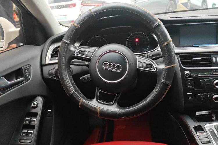 Used Audi A4L 2013 35 TFSI Automatic Comfort Model Steering Wheel
