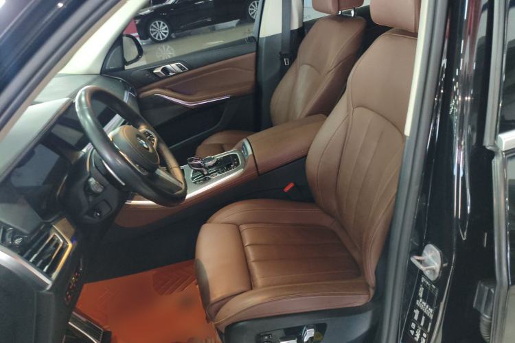 Used BMW X5 2019 xDrive40i Luxury Model with M Sport Package
