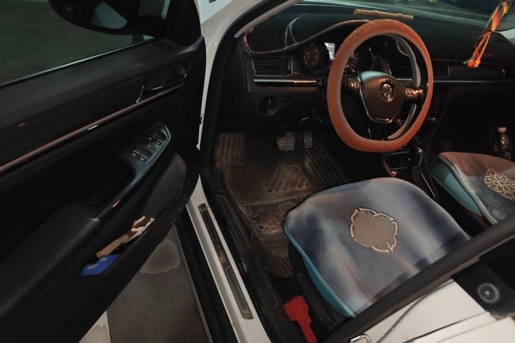 Used Volkswagen C-TREK 2017 230TSI DSG Luxury Model Driver Seat