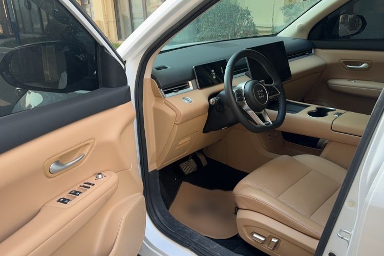 Used Landian E5 PLUS 2025 165 km Long-Range Version PLUS 7-Seater