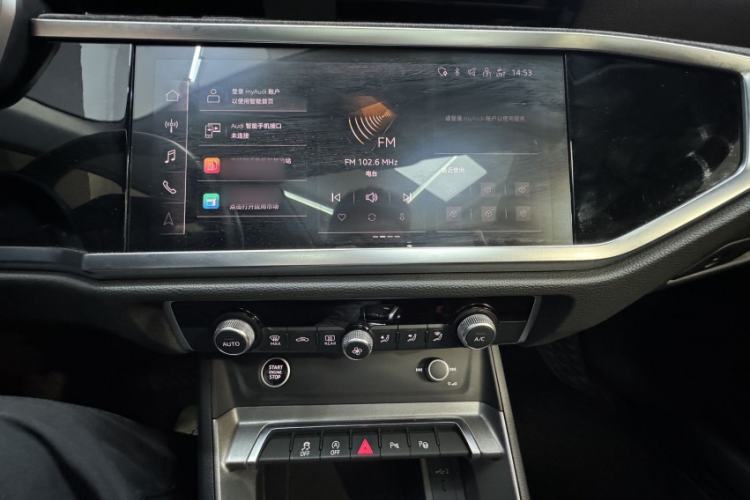 Used Audi Q3 2022 35 TFSI Fashion Dynamic Model Audio And AC Panel