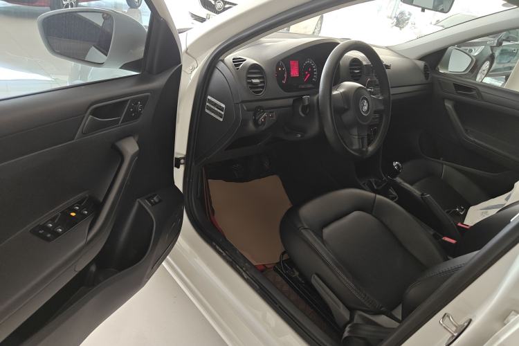 Used Volkswagen Jetta 2015 Zhuihui Edition 1.4L Manual Fashion Model Driver Seat