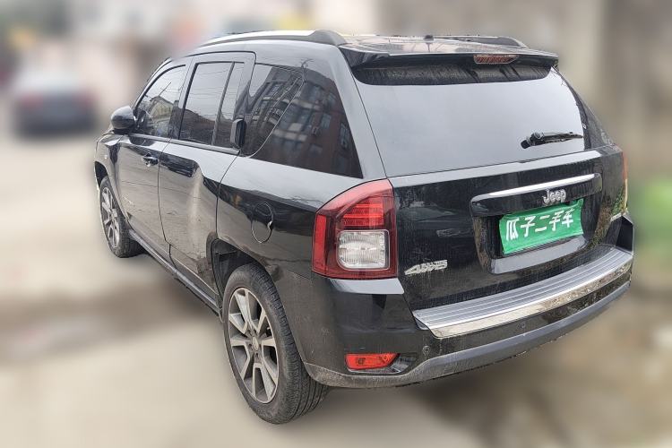 Used Jeep Compass 2014 2.4L four-wheel drive luxury version
