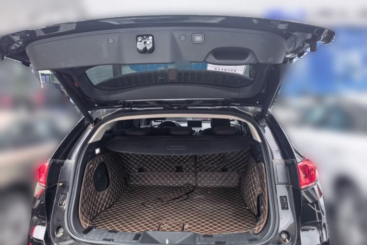 Used Wey VV7 2017 2.0T Flagship Model Trunk