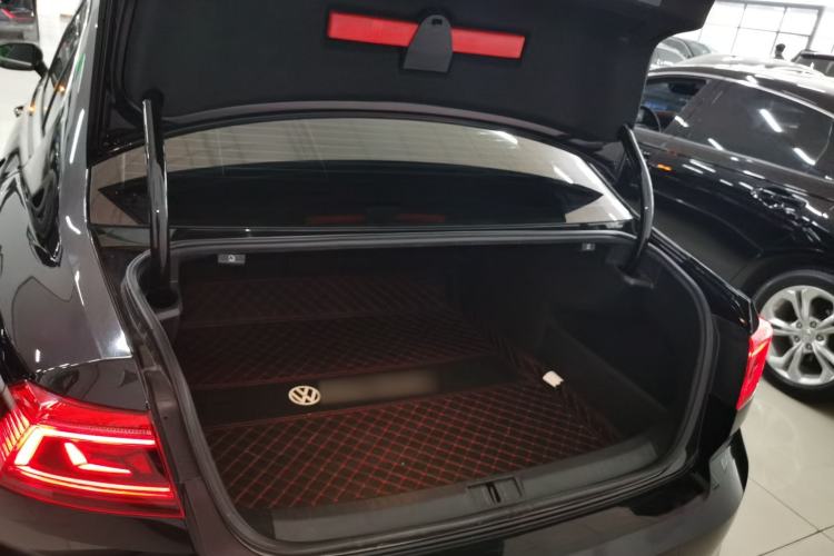 Used Volkswagen Magotan 2020 330TSI DSG Leading Model Trunk