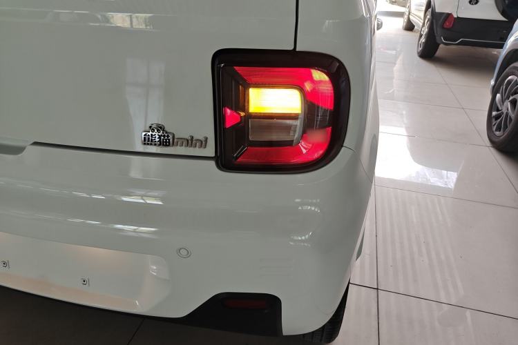 Used Geely Galaxy Panda 2023 Panda Mini 200km Endurance Bear Right Rear Taillight