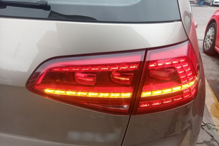 Used Volkswagen Golf 2015 1.6L Manual Fashion Edition
