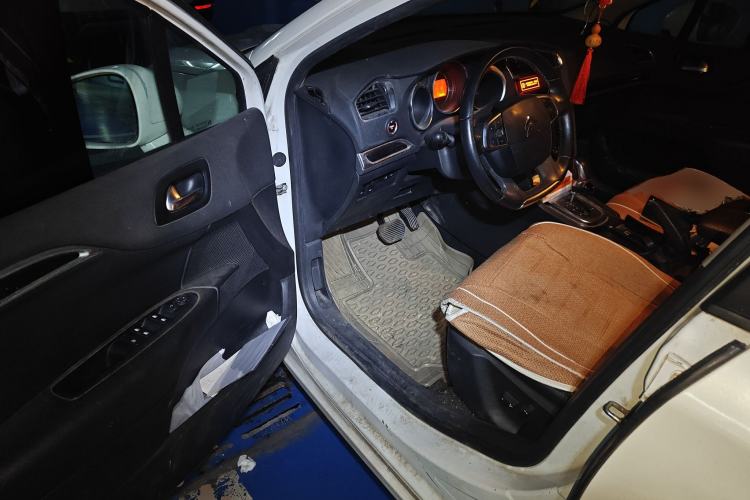 Used Citroen C4L 2013 1.6 THP Automatic Impression Edition
