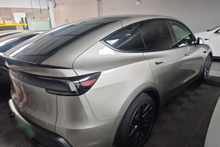 Used Tesla Model Y L 2025 Model Long-Range All-Wheel-Drive Version

