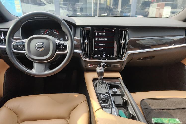 Used Volvo S90 2017 T4 Zhiyuan Edition
