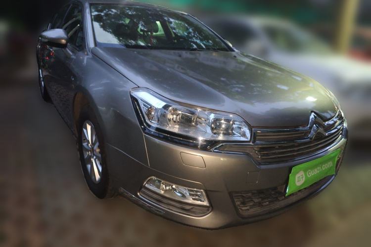 Used Citroen C5 2014 1.6T Automatic Luxury Model Front Right 45 Deg