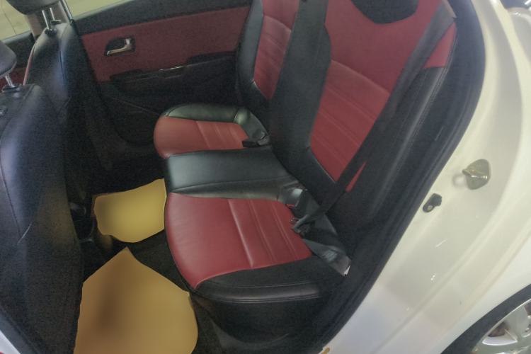 Used Kia K2 2015 Hatchback 1.4L AT GLS Cool Edition