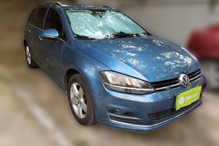 Used Volkswagen Golf 2014 1.4TSI Luxury Travel Edition Front Right 45 Deg