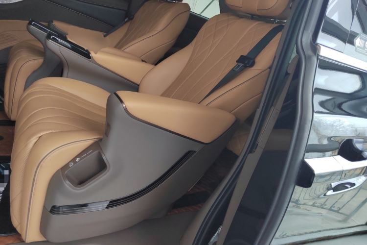 Used Denza D9 2022 DM-i 970 Four-Wheel Drive Prestige Model
