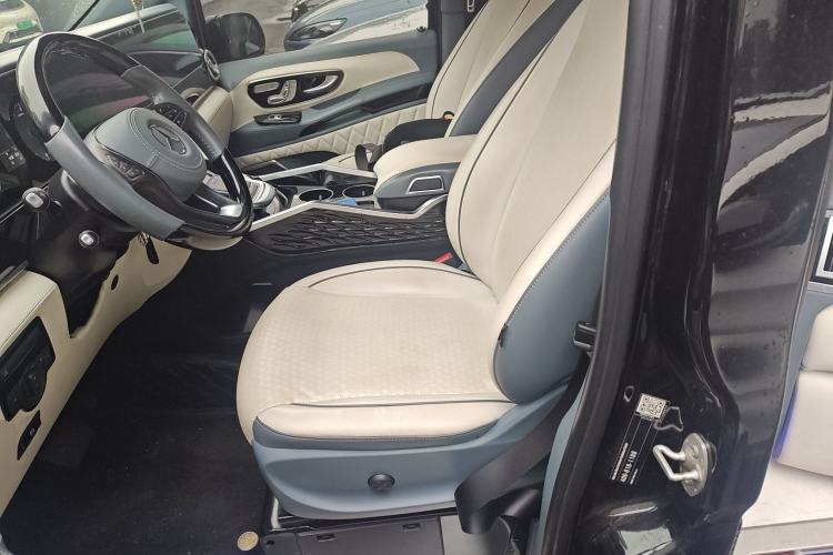 Used Mercedes-Benz Vito 2023 2.0T Business Version 7 Seats Left Front Seat