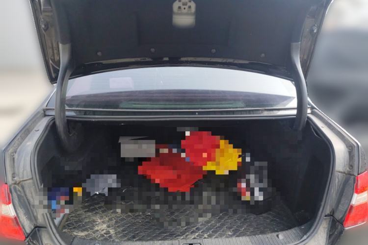 Used Mercedes-Benz E-Class 2010 E 200 CGI Elegant Model Trunk