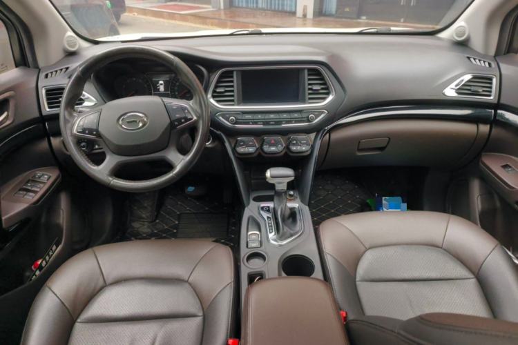 Used GAC Trumpchi GS4 2017 235T Automatic Two-Wheel Drive Luxury Smart Connectivity Version Center Console