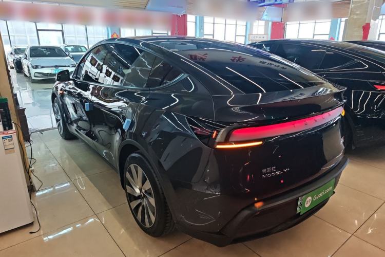 Used Tesla Model Y 2025 Long-Range All-Wheel Drive First Edition