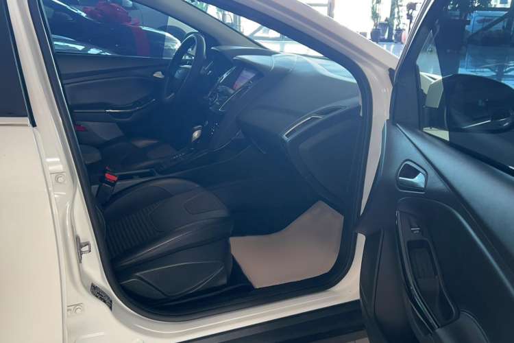 Used Ford Focus 2020 Hatchback Classic 1.5L Automatic Trendy Model