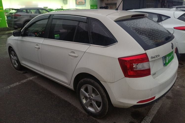 Used Skoda Rapid Spaceback 2018 1.6L Automatic Comfort Edition
